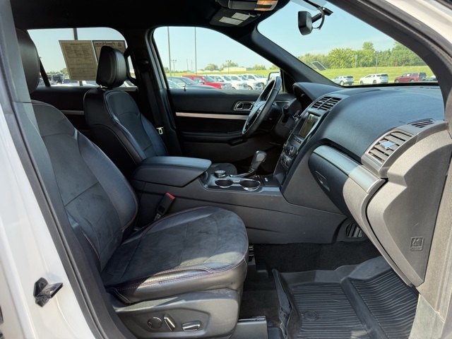 2018 Ford Explorer XLT photo 8