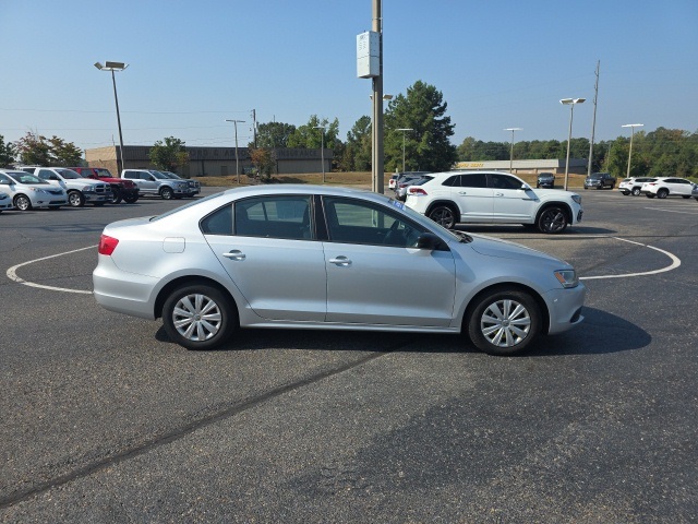 2012 Volkswagen Jetta 2.0 Base photo 2