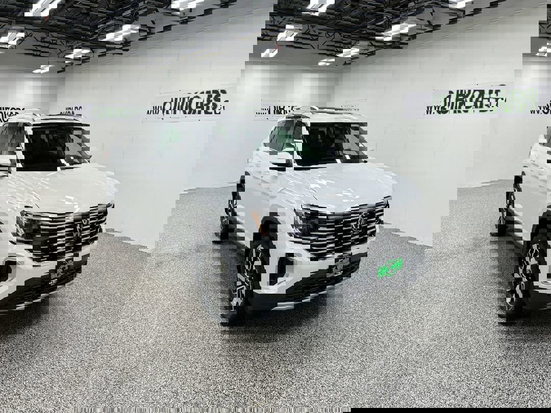 2026 Volkswagen Atlas SEL photo 2