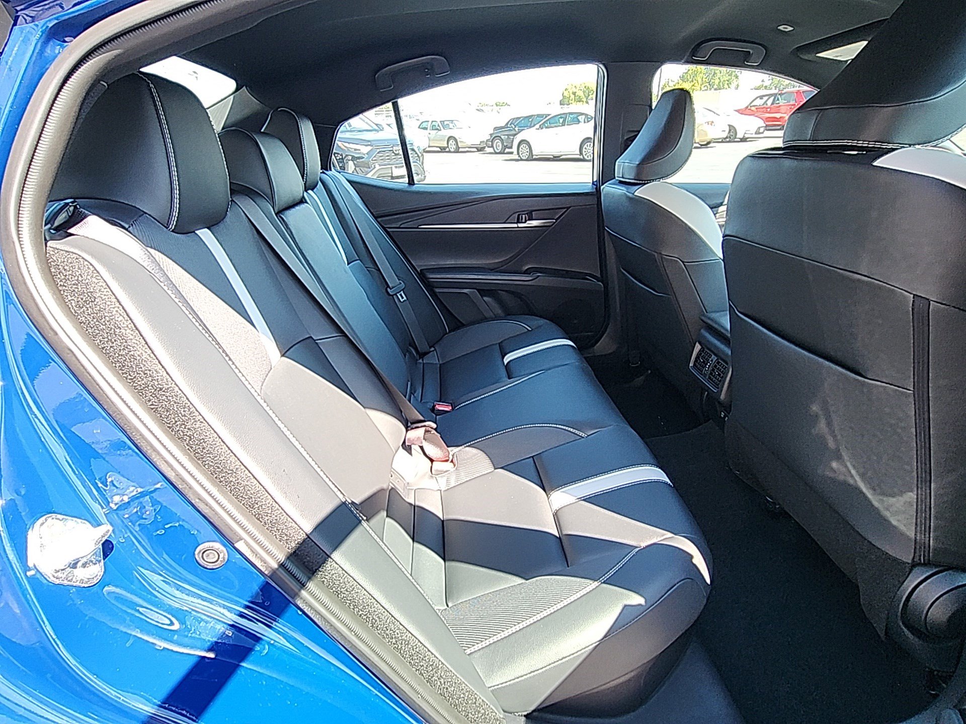 2025 Toyota Camry SE photo 26