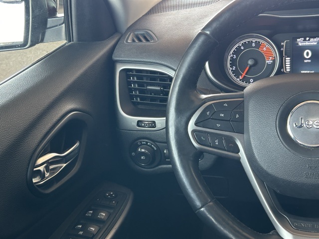 2019 Jeep Cherokee Latitude photo 14