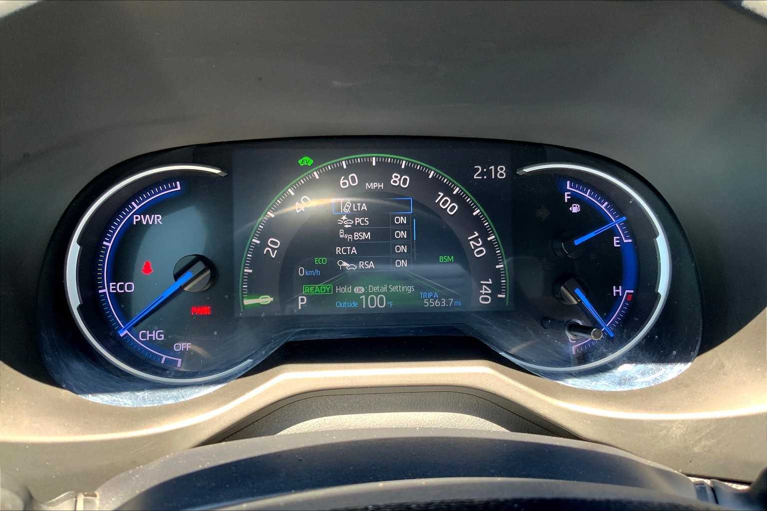 2019 Toyota RAV4 Hybrid XSE photo 23