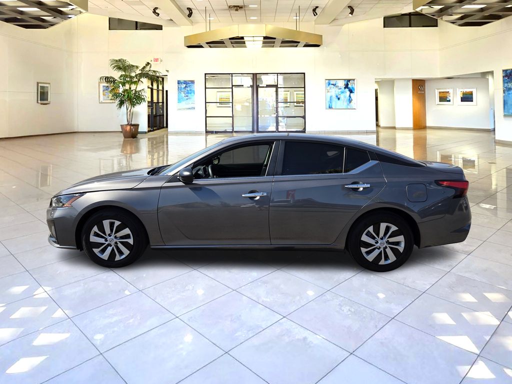 2025 Nissan Altima 2.5 S photo 4