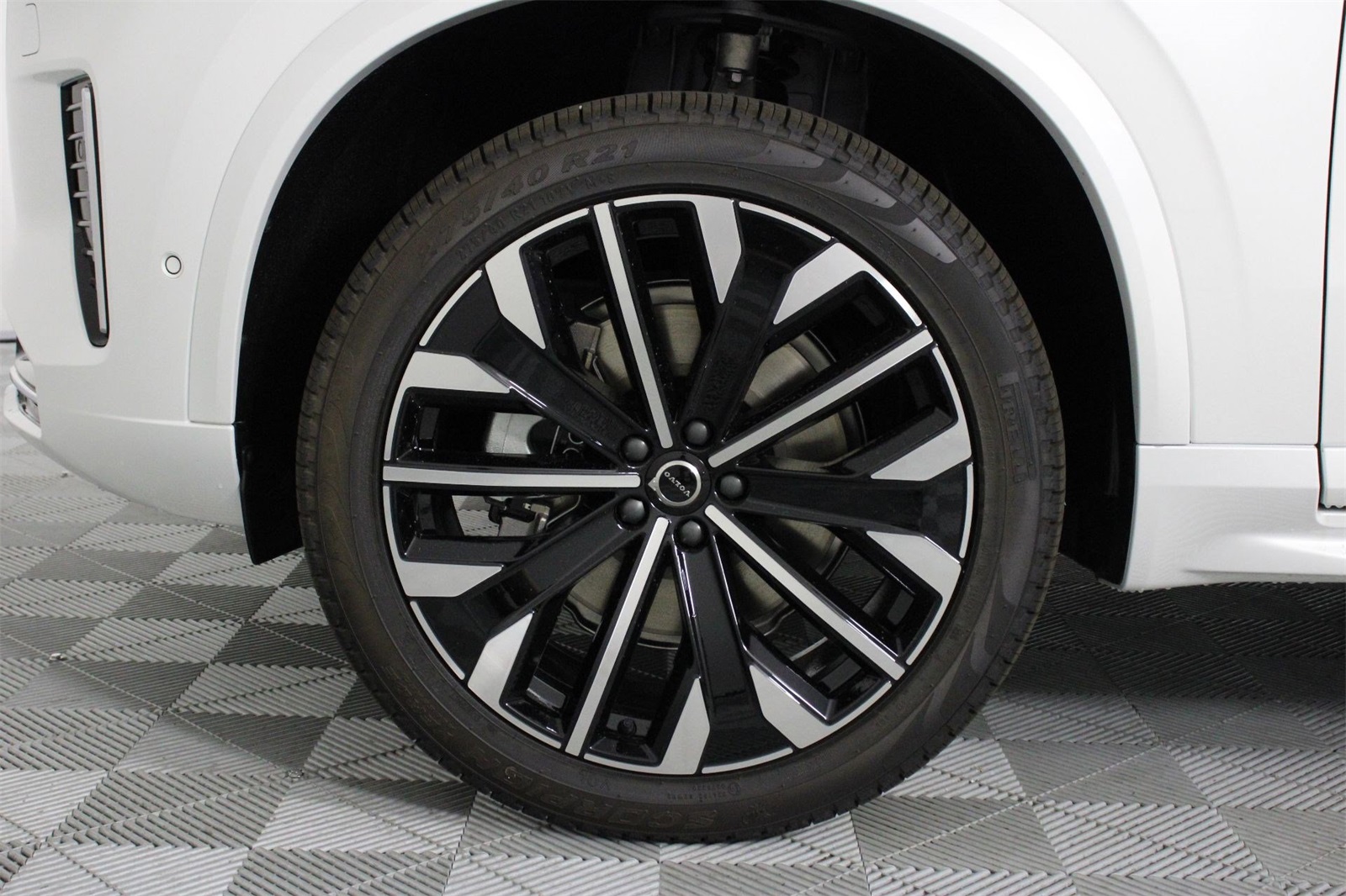 2026 Volvo XC90 photo 12