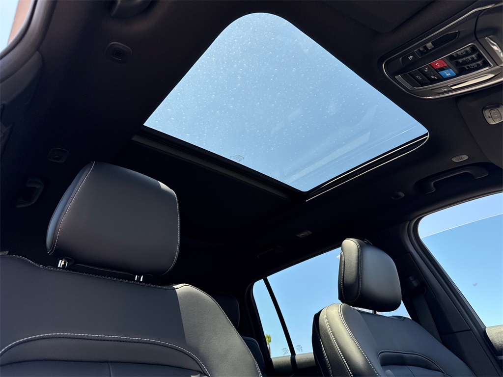 2025 Jeep Grand Cherokee Limited photo 15