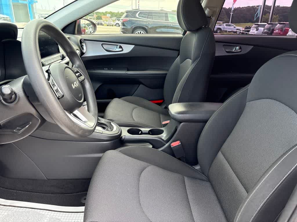 2022 Kia Forte LXS photo 13