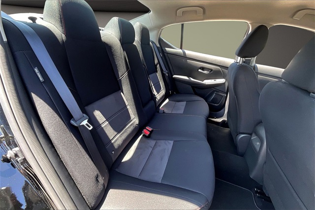 2025 Nissan Sentra SR Midnight Edition photo 9