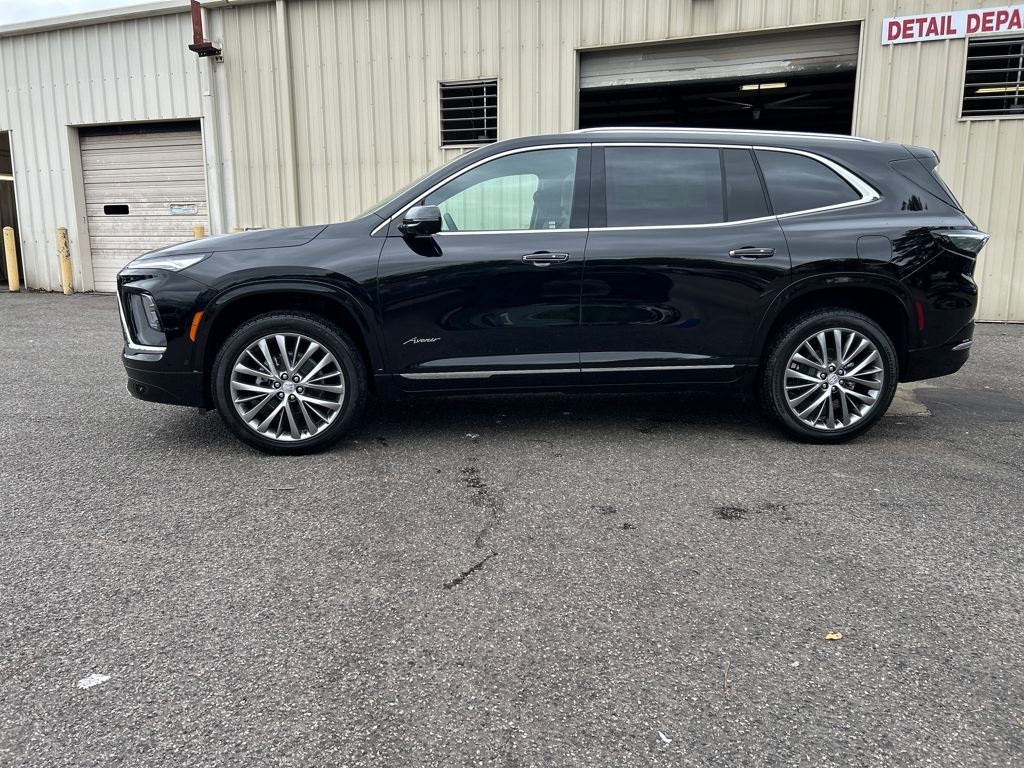 2026 Buick Enclave Avenir photo 3