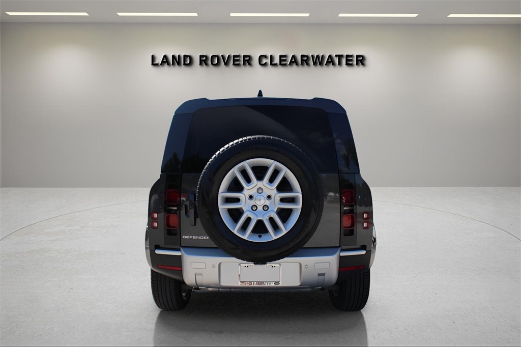 2025 Land Rover Defender 110 S photo 4