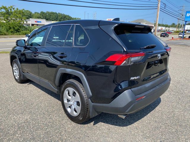 2022 Toyota RAV4 LE photo 6