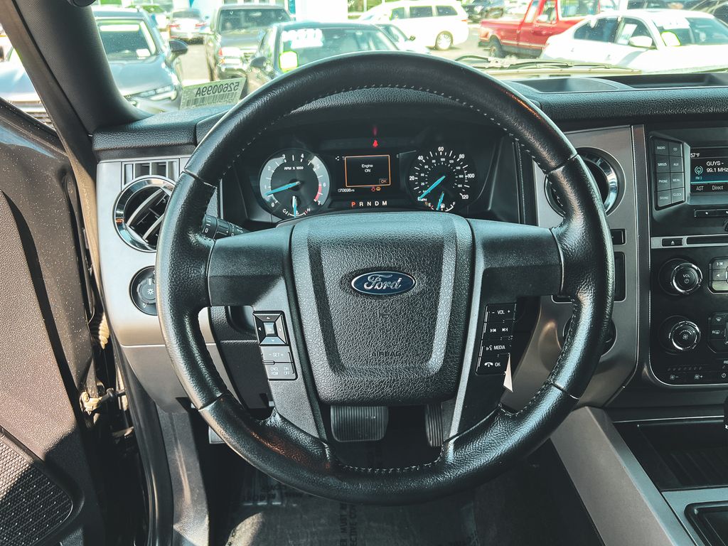2015 Ford Expedition XLT photo 19