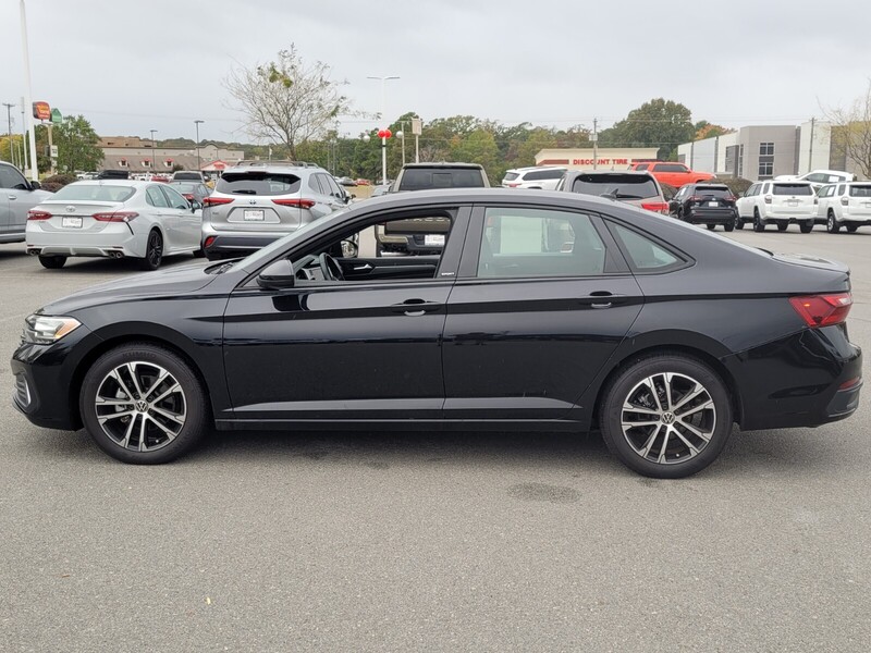 2024 Volkswagen Jetta 1.5T Sport photo 4