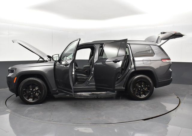 2024 Jeep Grand Cherokee Altitude photo 32