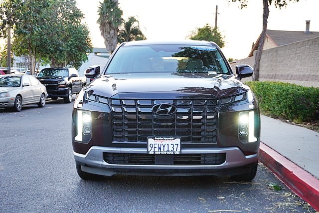 Used 2023 Red Hyundai SE image 4