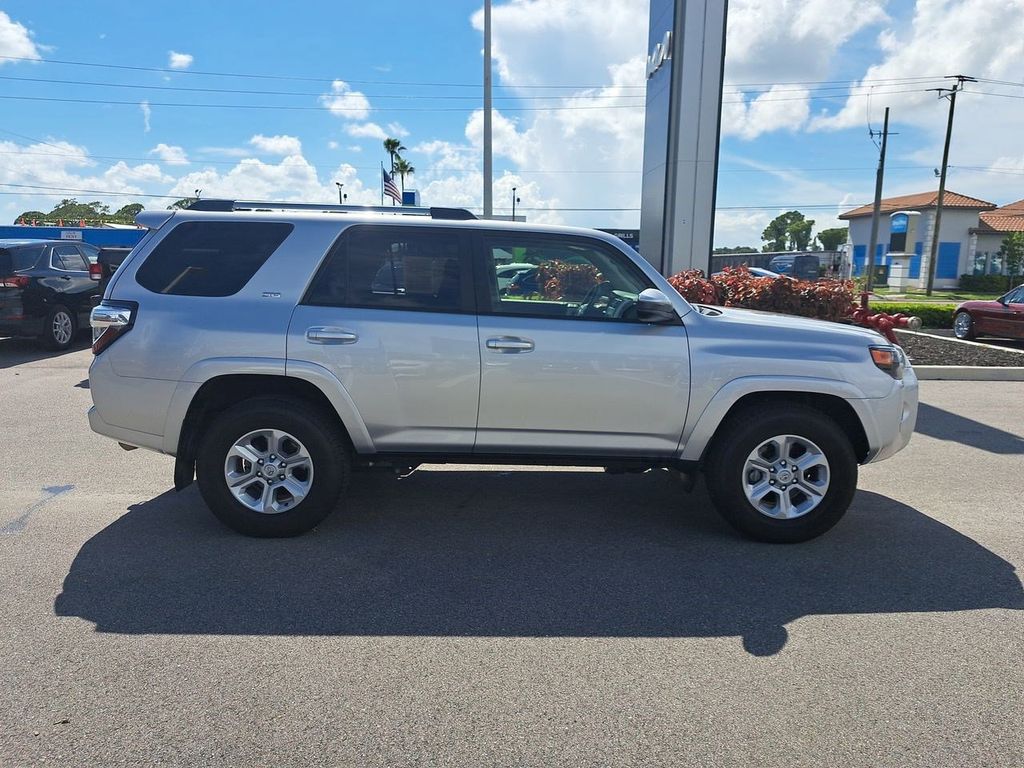 2024 Toyota 4Runner SR5 photo 3
