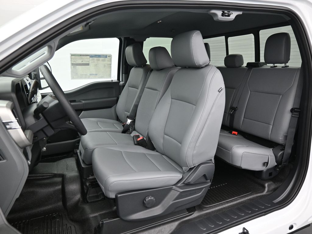 2025 Ford F-350 Super Duty XL