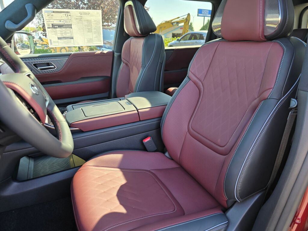 2026 Infiniti QX80 photo 21