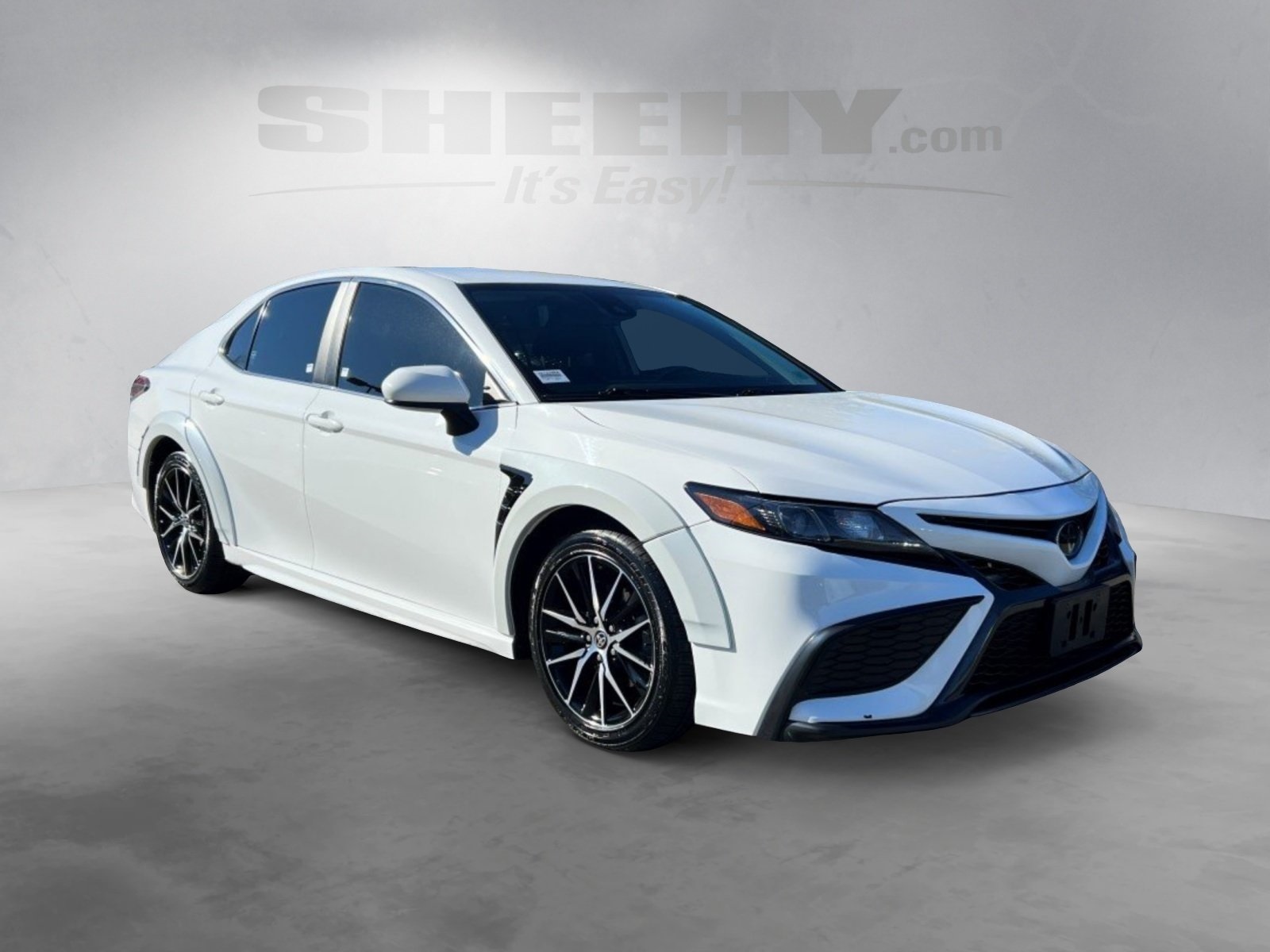 Used 2021 Toyota Camry SE with VIN 4T1G11AK8MU467467 for sale in Ashland, VA