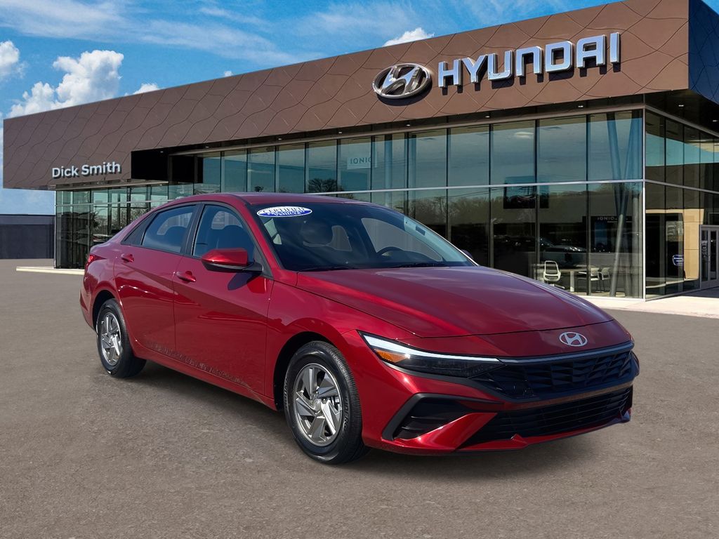 2025 Hyundai Elantra SE