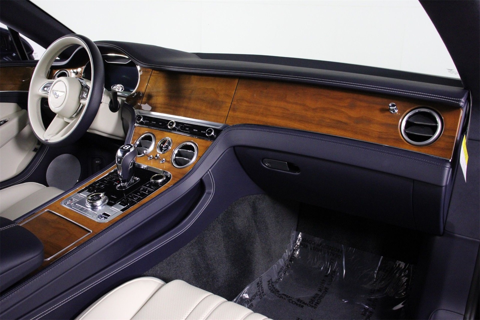 2024 Bentley Continental GT V8 photo 19