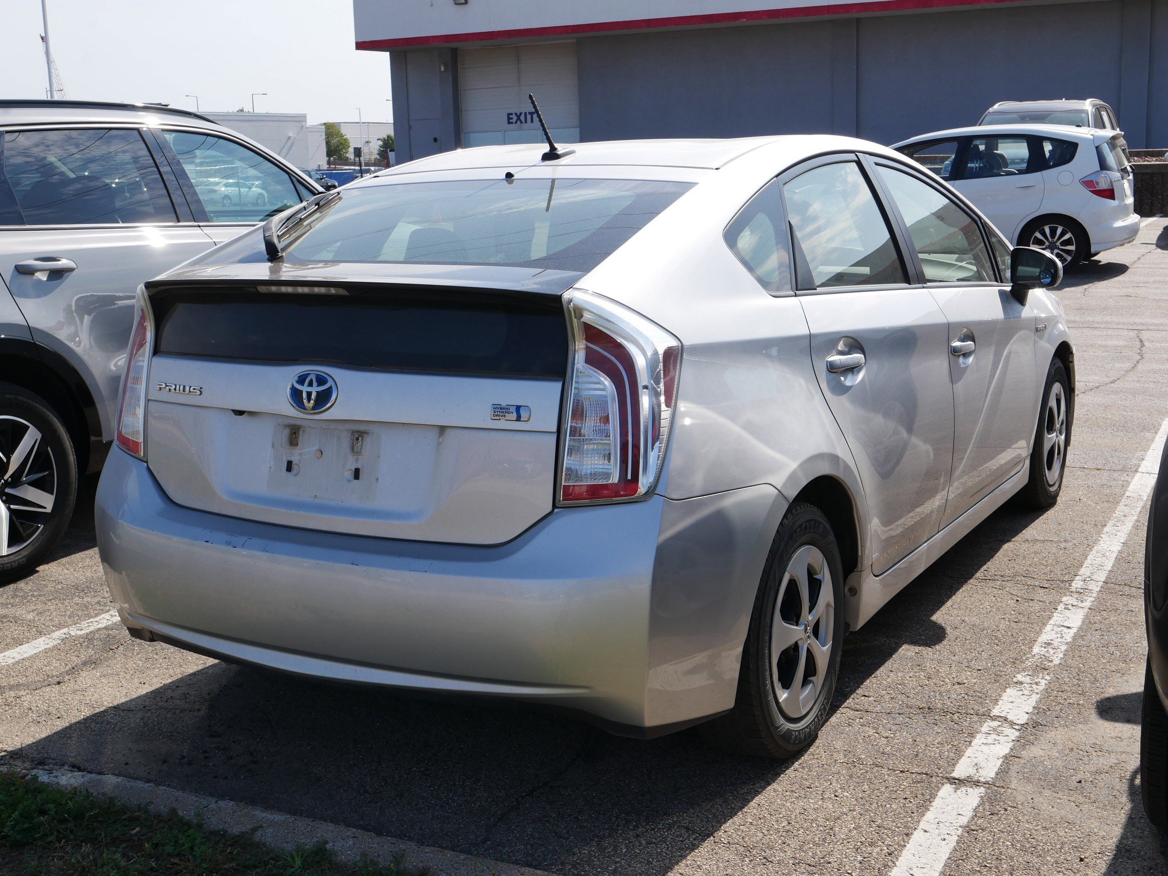 2013 Toyota Prius Four photo 3