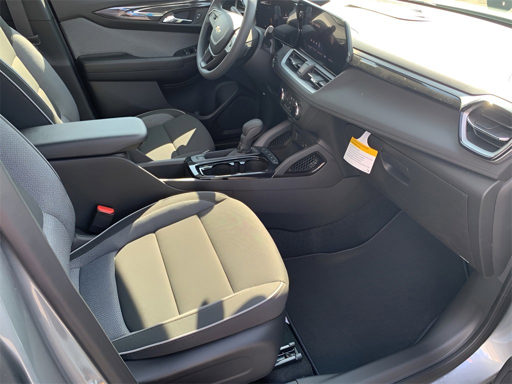 2026 Chevrolet Trailblazer LS photo 12