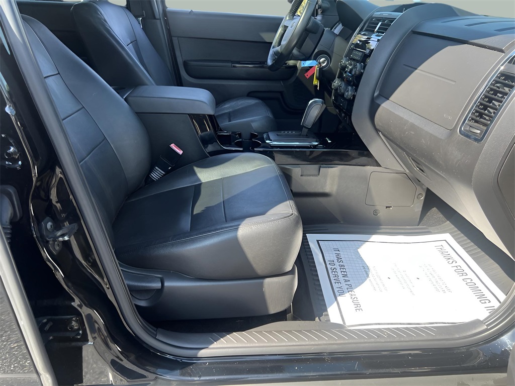 2010 Ford Escape Limited photo 36