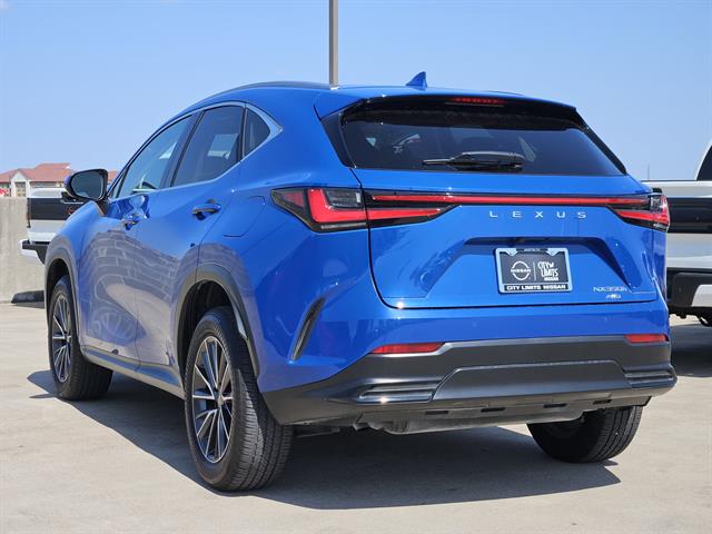 2022 Lexus NX 350h Premium photo 4