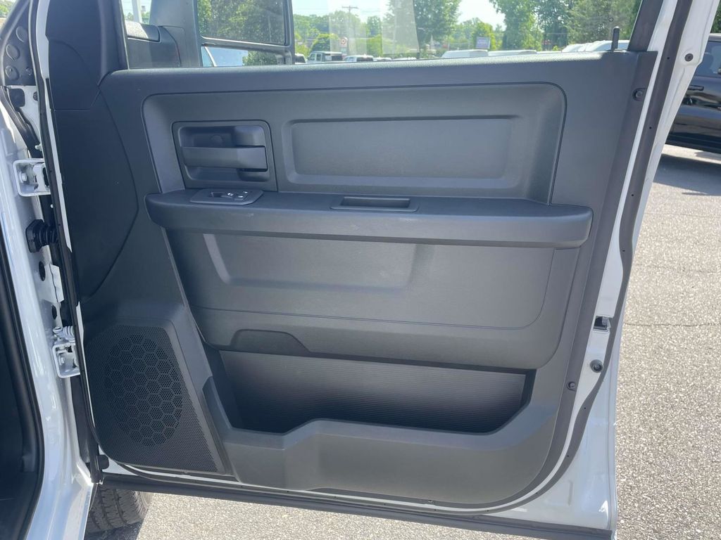 2025 Ram 2500 Tradesman photo 15