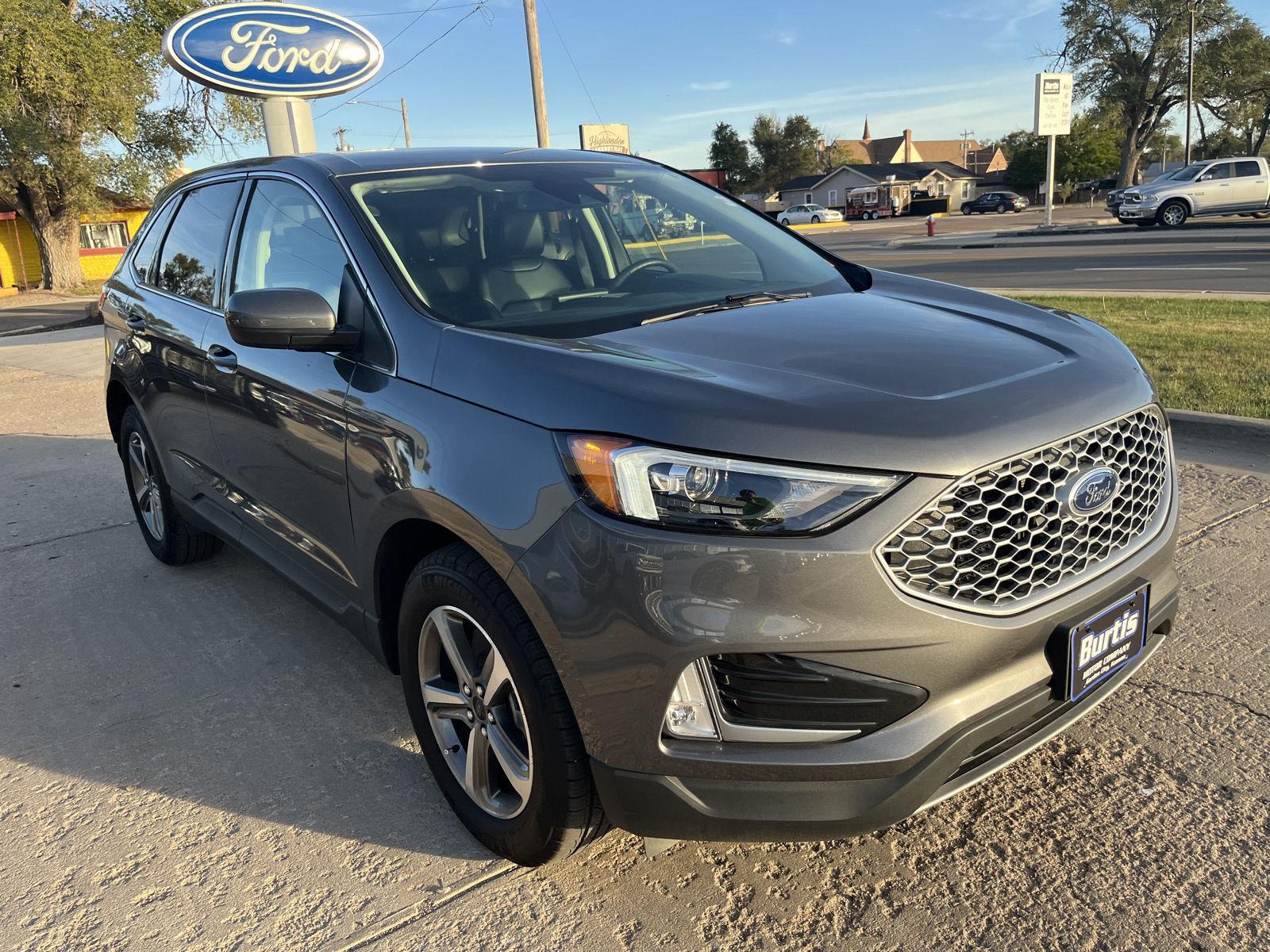 2024 Ford Edge SEL photo 4