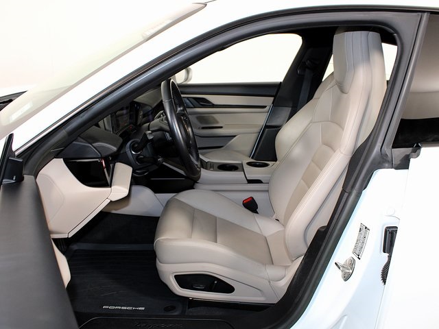 2023 Porsche Taycan photo 21