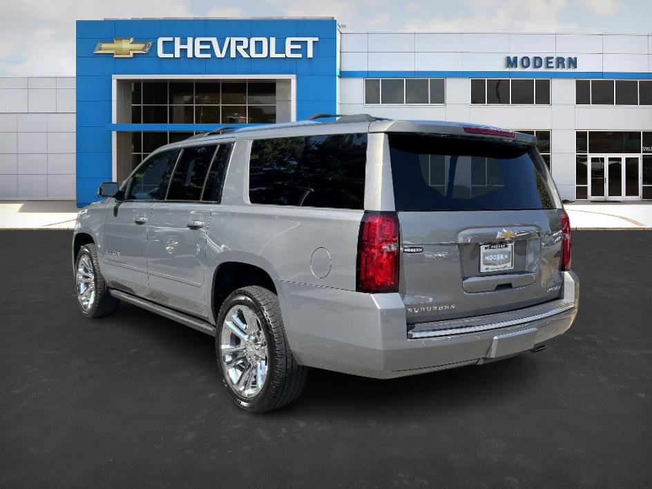 2019 Chevrolet Suburban Premier photo 2