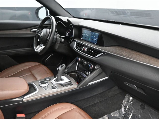 2022 Alfa Romeo Stelvio Ti photo 16