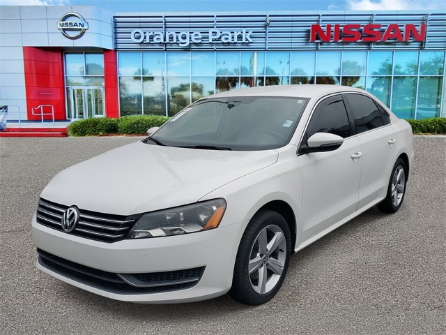 2012 Volkswagen Passat SE photo 4