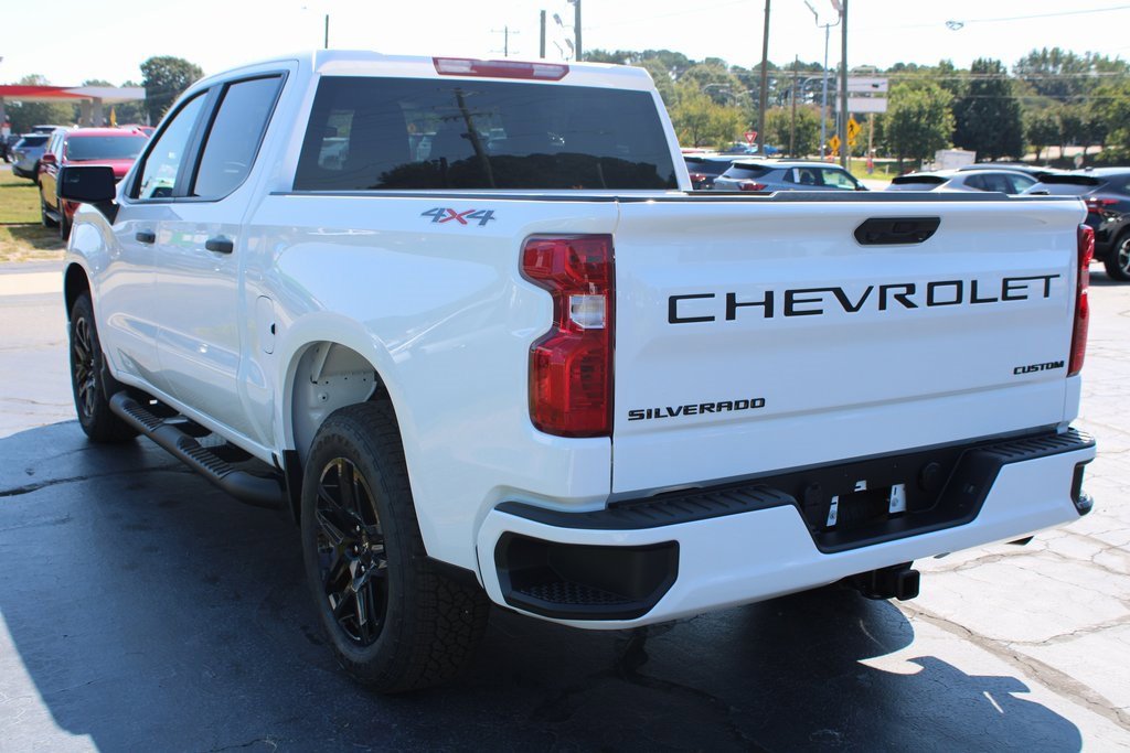2026 Chevrolet Silverado 1500 Custom photo 3