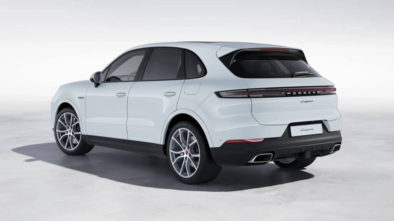 2026 Porsche Cayenne E-Hybrid photo 3