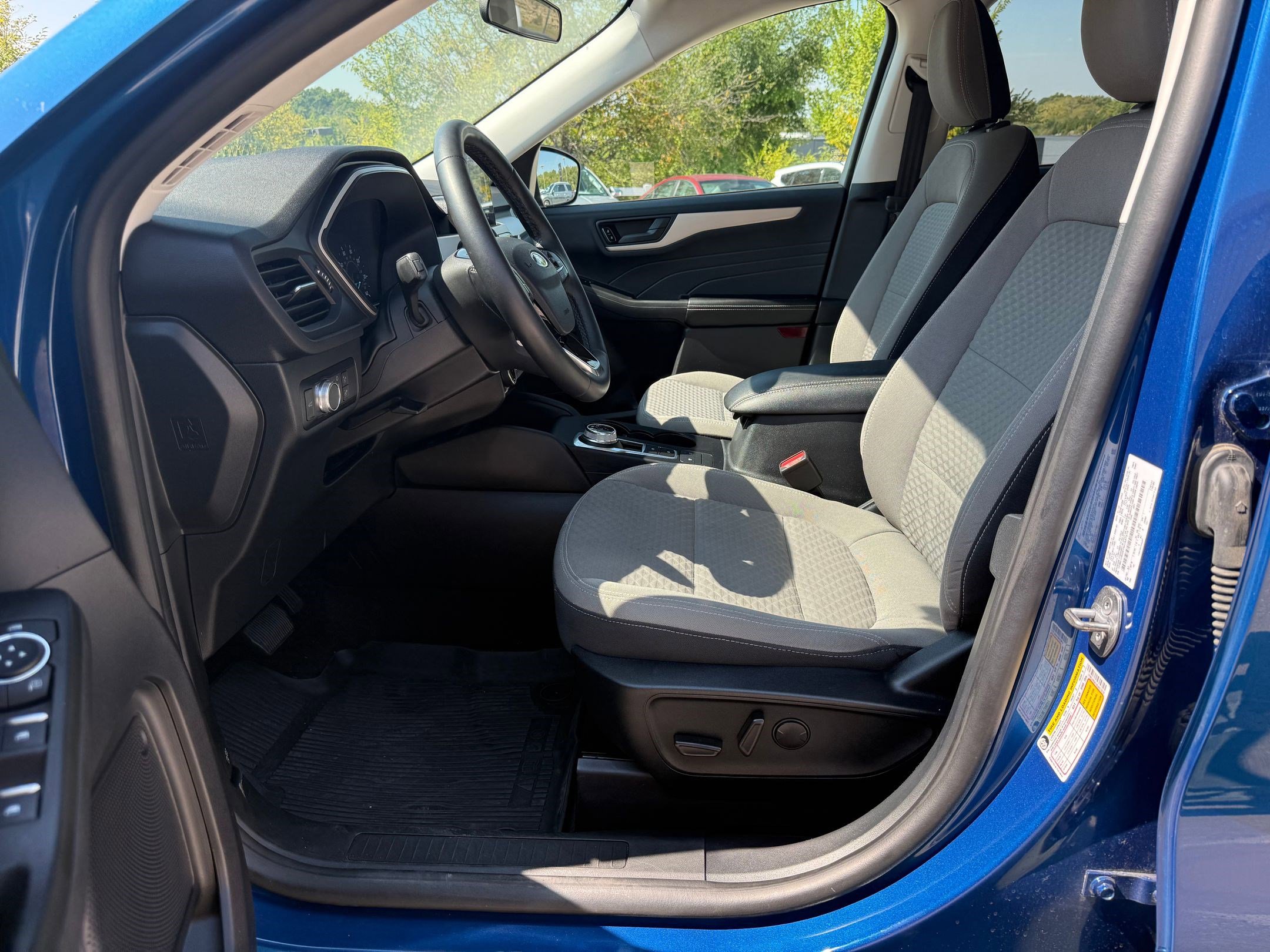 2022 Ford Escape SE photo 4