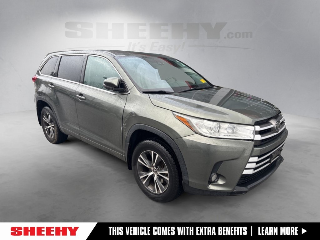 2017 Toyota Highlander LE Plus's photo