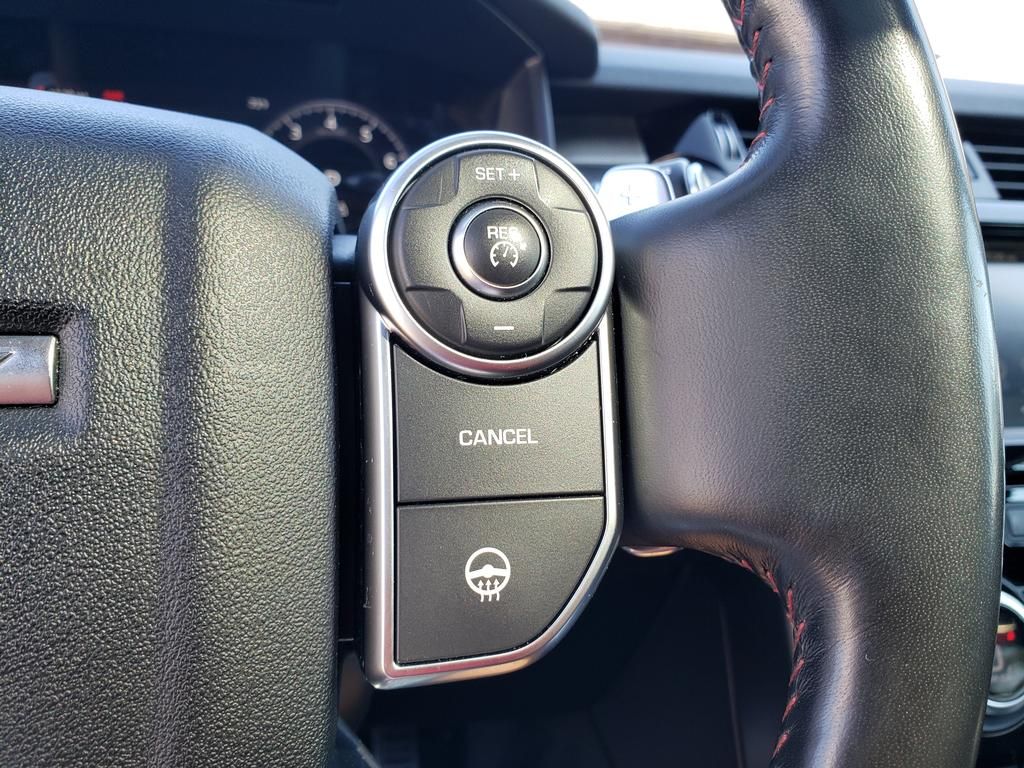 2018 Land Rover Discovery HSE photo 30