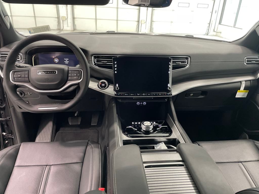 2025 Jeep Wagoneer Series II photo 8