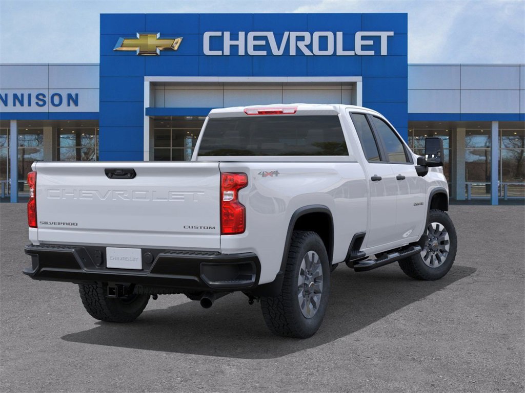 2026 Chevrolet Silverado 2500HD Custom photo 4