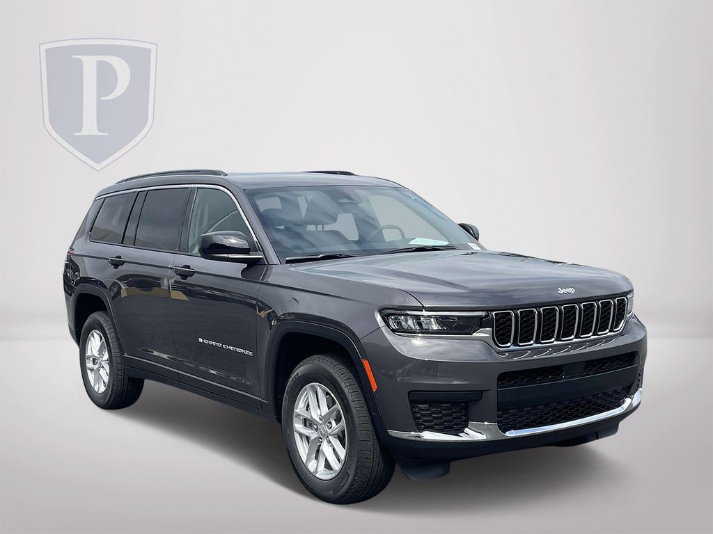 2025 Jeep Grand Cherokee L Laredo's photo