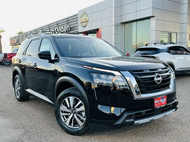 2025 Nissan Pathfinder SL's photo