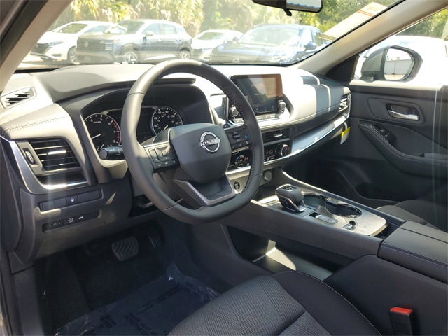 2026 Nissan Rogue SV photo 7