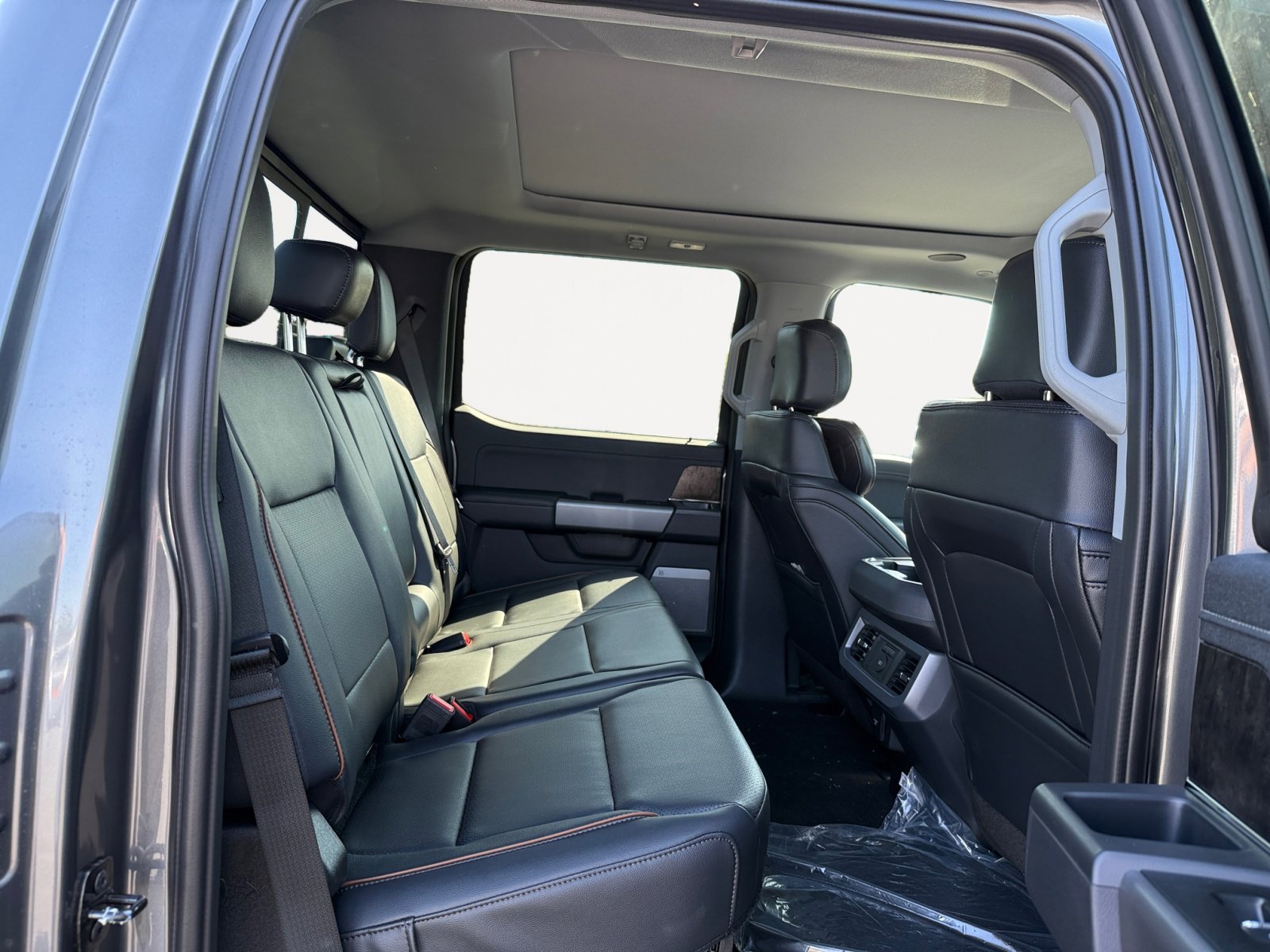 2025 Ford F-250 Lariat photo 18