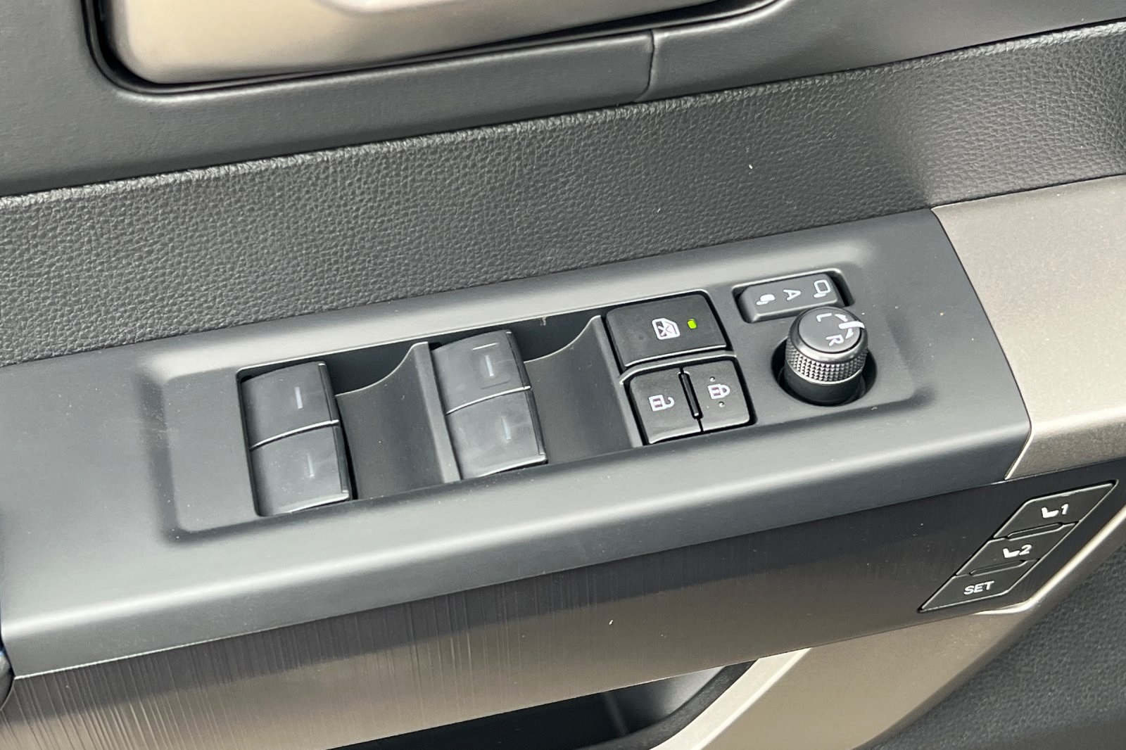 2026 Toyota Tundra Platinum CrewMax photo 14