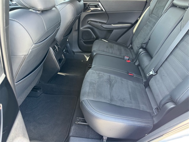 2024 Mitsubishi Outlander SE photo 10