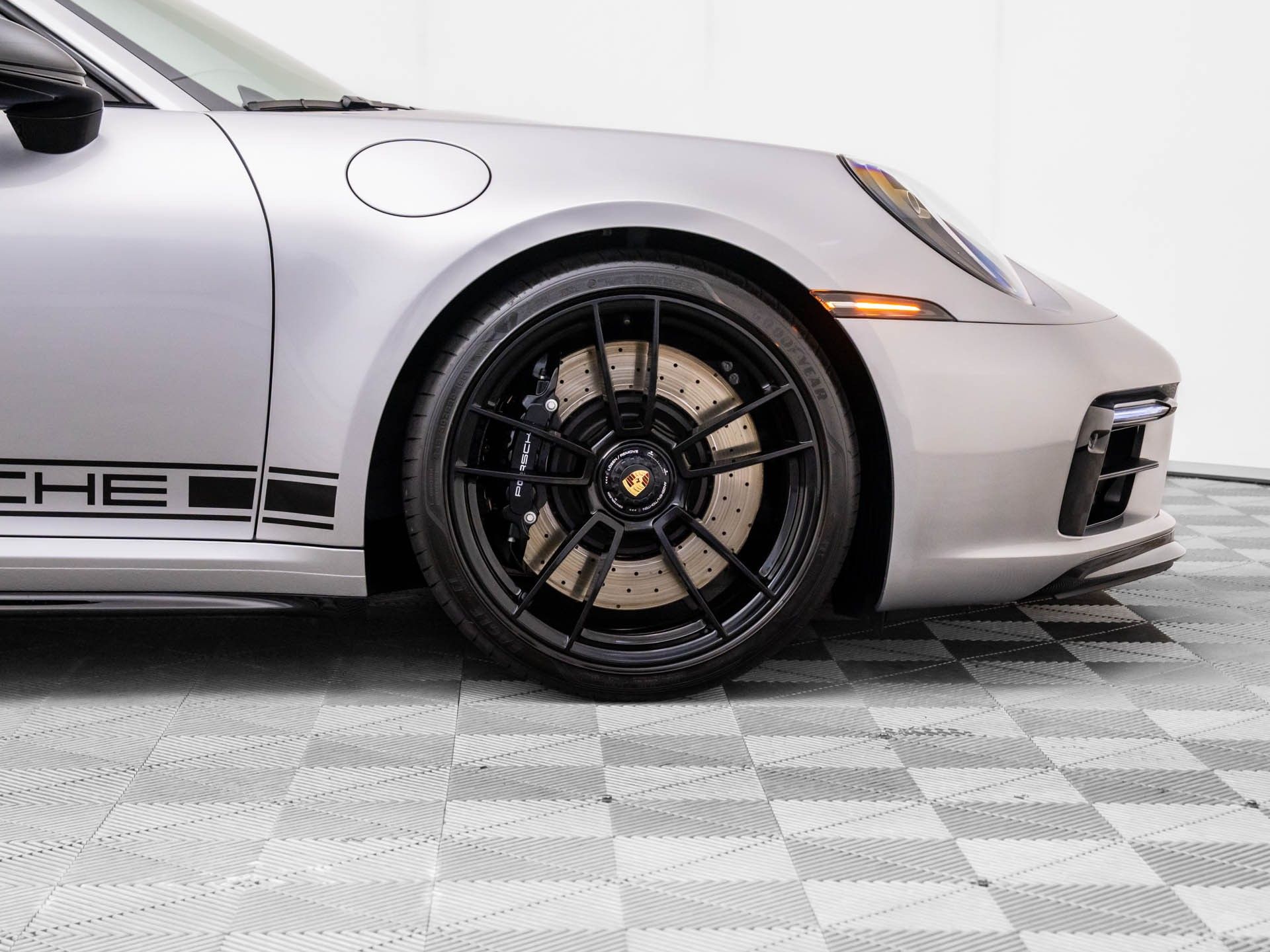 2024 Porsche 911 GTS photo 31