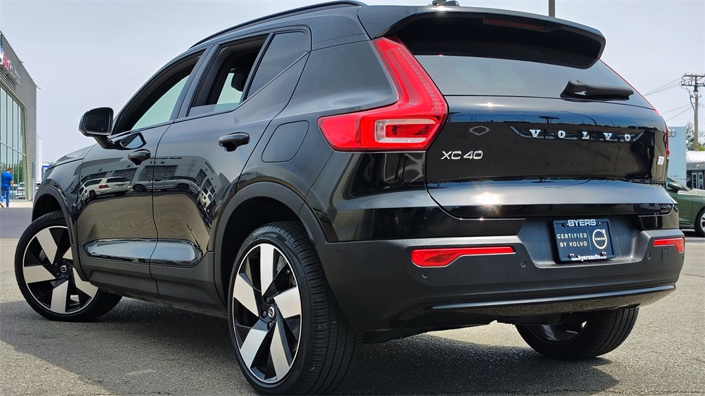 2023 Volvo XC40 Recharge Ultimate photo 3
