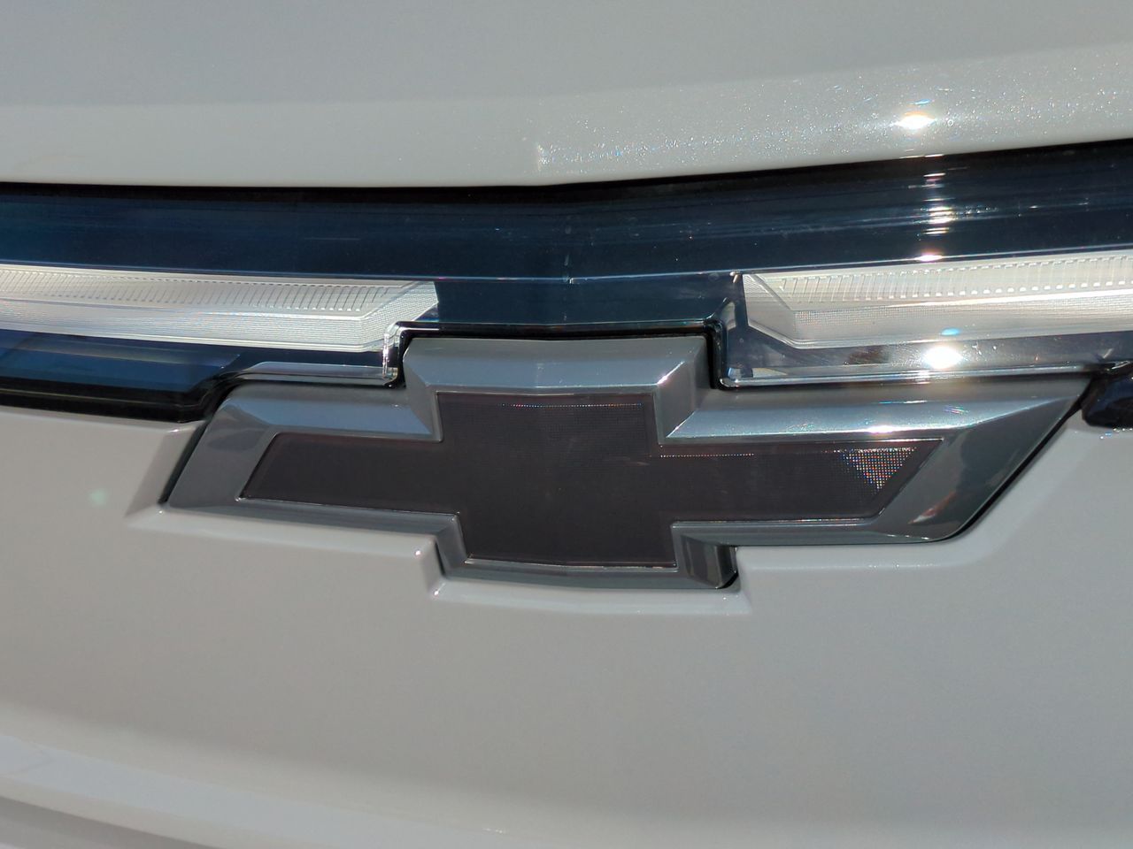 2025 Chevrolet Silverado EV RST photo 28